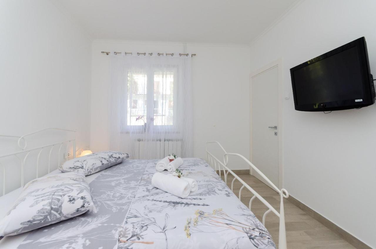 Apartment Zdenko 罗维尼 外观 照片